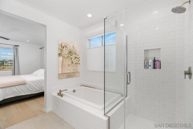 32082 Sedge Way, Temecula CA: https://media.crmls.org/mediaz/eba8c8f1-c3ca-4177-bf2d-d63154b8e7cd.jpg