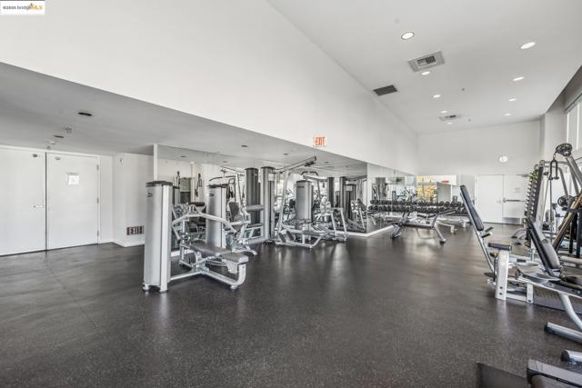 222 Broadway, Oakland CA: https://media.crmls.org/mediaz/ebaa6bb7-07e4-4ad4-abf1-d8f020e6f3b3.jpg
