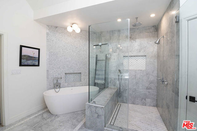 342 N Citrus Avenue, Los Angeles CA: https://media.crmls.org/mediaz/ebaa79ce-9477-43e3-b3cb-122a50c04540.jpg