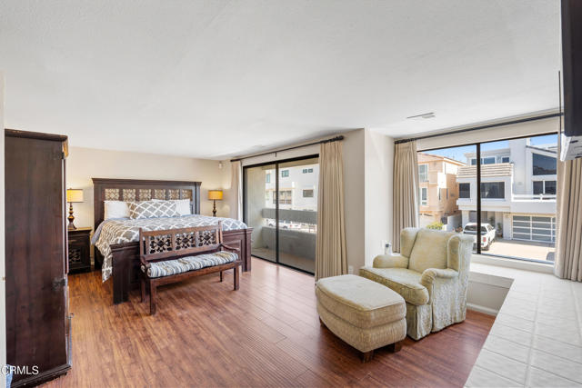 Detail Gallery Image 15 of 34 For 3371 Ocean Dr, Oxnard,  CA 93035 - 3 Beds | 3 Baths