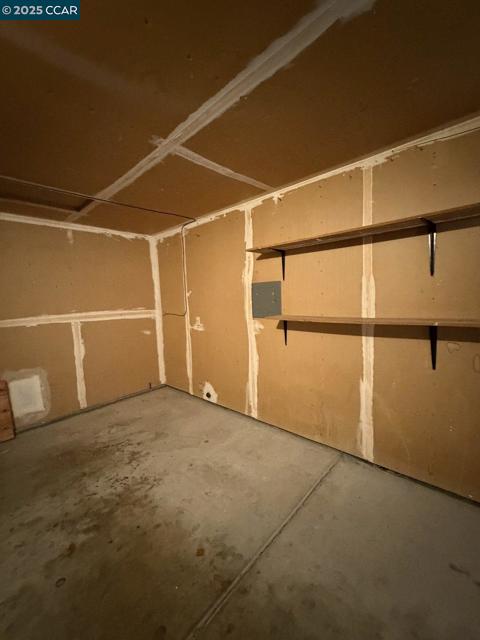 105 Via Cabrera Ln, Martinez CA: https://media.crmls.org/mediaz/ebab68a3-f3f5-43df-a175-93e6cee43bb7.jpg