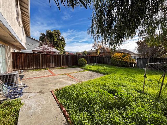 1752 Duffy Way, San Jose CA: https://media.crmls.org/mediaz/ebabb681-aeba-4301-97f5-54ebae94dd1e.jpg