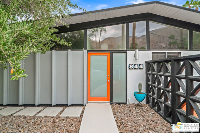 844 N Topaz Circle, Palm Springs, CA 92262