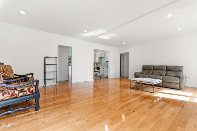 Detail Gallery Image 8 of 18 For 3323 Reta St, La Crescenta,  CA 91214 - 4 Beds | 2 Baths