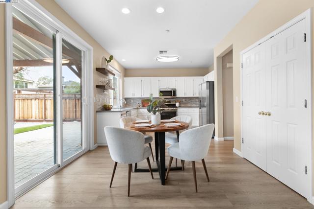 Image 21 of 60 For 6953 Bear Creek Dr