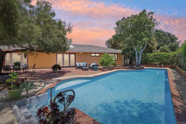 Detail Gallery Image 2 of 60 For 1575 Larson Ln, Fallbrook,  CA 92028 - 3 Beds | 2/1 Baths