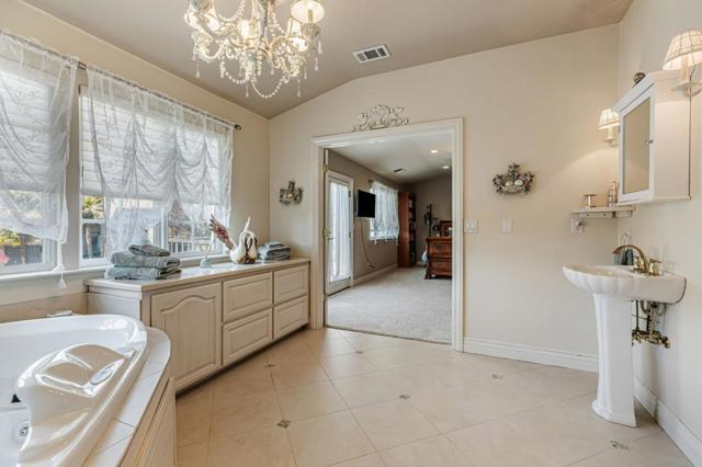 290 Bonnie Lane, Hollister CA: https://media.crmls.org/mediaz/ebae221a-4aca-45fc-be2b-f1c6b2e447e0.jpg