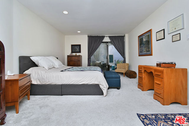 11687 Bellagio Road, Los Angeles CA: https://media.crmls.org/mediaz/ebae392f-855e-4ee8-95b1-6c76cf046bdd.jpg