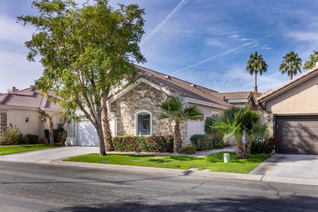 49527 Wayne Street, Indio CA: https://media.crmls.org/mediaz/ebae92d7-8d7b-4a11-ad57-835283e2098f.jpg