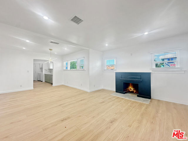 1812 Longwood Avenue, Los Angeles, California 90019, ,Multi-Family,For Sale,Longwood,24400945