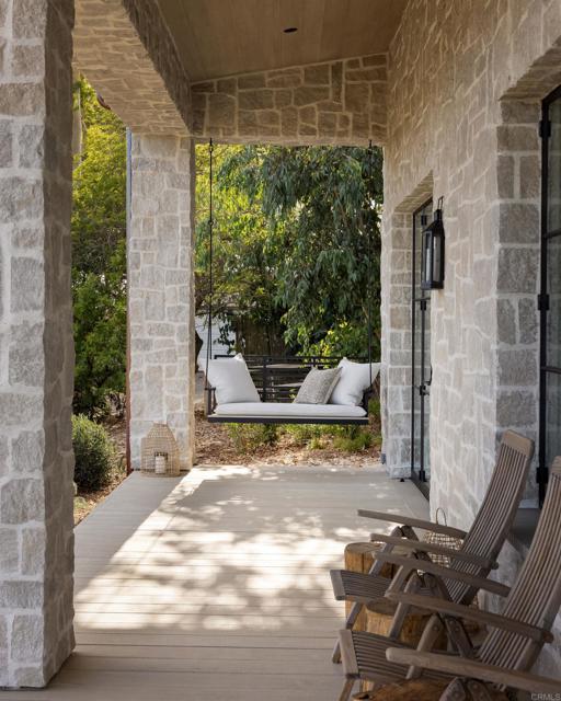 17845 Via de Fortuna, Rancho Santa Fe CA: https://media.crmls.org/mediaz/ebb03c84-d148-42b8-8bbb-8aaff72b632a.jpg