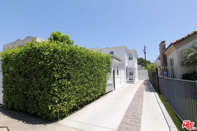 Image 2 for 926 S Holt Ave, Los Angeles, CA 90035