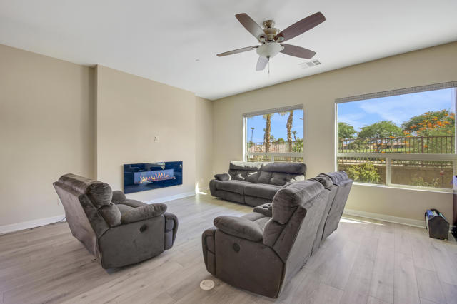 Image 12 of 37 For 80085 Canyon Club Court