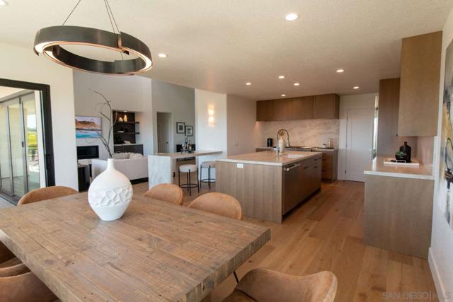 2481 La Marque St, San Diego CA: https://media.crmls.org/mediaz/ebb0ff37-cc15-475e-bbd8-c3885bbf3b99.jpg
