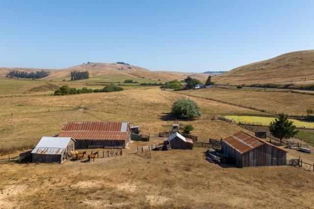 14550 Valley Ford Estero, Valley Ford CA: https://media.crmls.org/mediaz/ebb14efd-bb7f-4a54-a91d-b75df87039bc.jpg