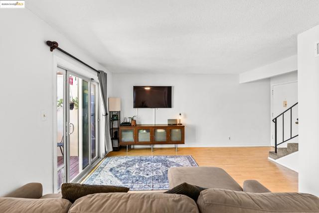 2044 Sierra Rd., Concord CA: https://media.crmls.org/mediaz/ebb2aa67-da8a-4020-9234-19181fbf32fc.jpg