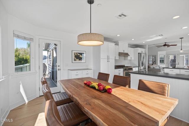 Detail Gallery Image 21 of 57 For 1111 Dover Ln, Ventura,  CA 93001 - 4 Beds | 3/1 Baths