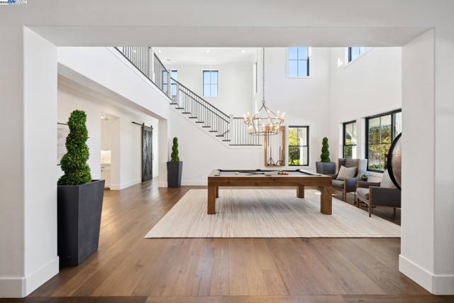 2621 Royal Oaks Dr, Alamo CA: https://media.crmls.org/mediaz/ebb43370-b38c-4aa6-88a1-db9692ee207e.jpg