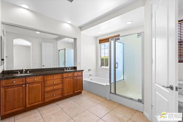 31505 Calle Amigos, Cathedral City CA: https://media.crmls.org/mediaz/ebb61038-ec02-42f9-932d-4b2b0b860a82.jpg