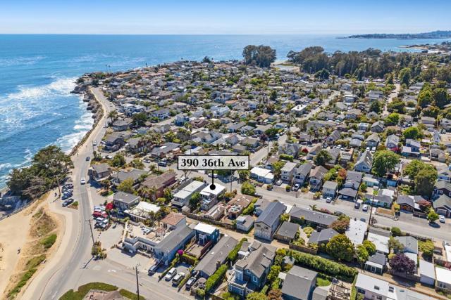 390 36th Avenue, Santa Cruz CA: https://media.crmls.org/mediaz/ebb616f3-fd01-4784-852e-5b684a6473ad.jpg