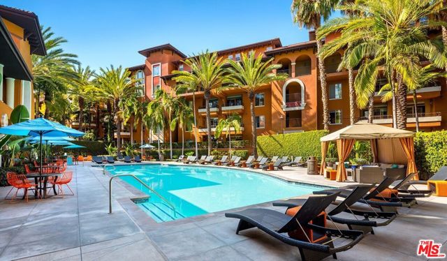 348 S Hauser Boulevard, Los Angeles CA: https://media.crmls.org/mediaz/ebb89710-956b-4290-935d-78163898eeac.jpg