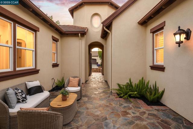 3467 Cashmere Street, Danville CA: https://media.crmls.org/mediaz/ebb974e9-eaa6-4545-a263-c62cc48b4b11.jpg