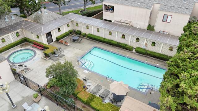 443 Alberto Way, Los Gatos CA: https://media.crmls.org/mediaz/ebb986c6-a0a5-46fc-b14c-4a962d18b431.jpg
