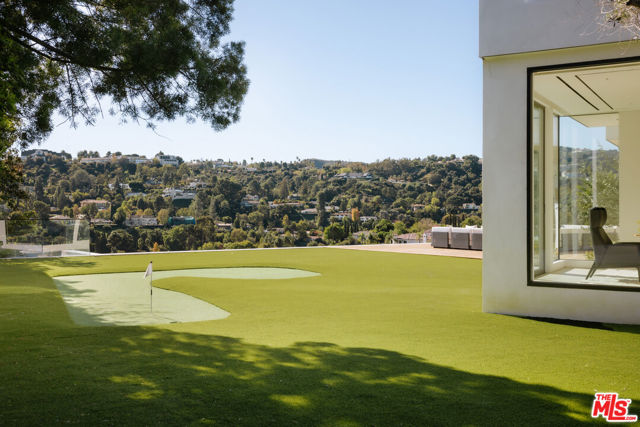 16187 Royal Oak Road, Encino CA: https://media.crmls.org/mediaz/ebba1423-8e21-4426-9cb7-65f5a493a779.jpg