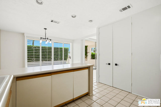 2515 N Whitewater Club Drive #A, Palm Springs, CA 92262