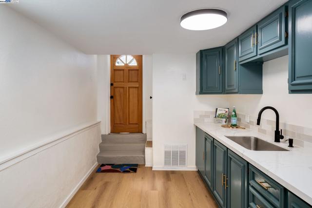 5731 Hermann St, Oakland CA: https://media.crmls.org/mediaz/ebba967e-4262-452c-91d3-710d4b97f9c2.jpg