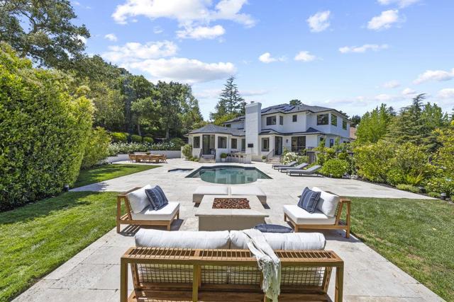 1095 Macadamia Drive, Hillsborough CA: https://media.crmls.org/mediaz/ebbaa65a-4812-4fd0-8f1c-58660bde44e1.jpg