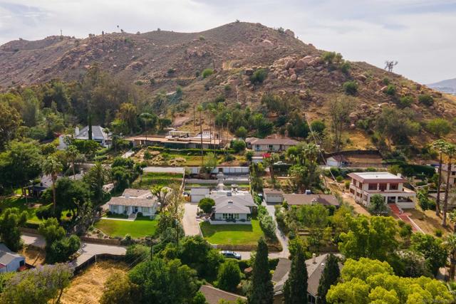 3859 Mount Rubidoux Drive, Riverside CA: https://media.crmls.org/mediaz/ebbad9a2-91d1-46a2-b4e9-6dd71f91edc6.jpg