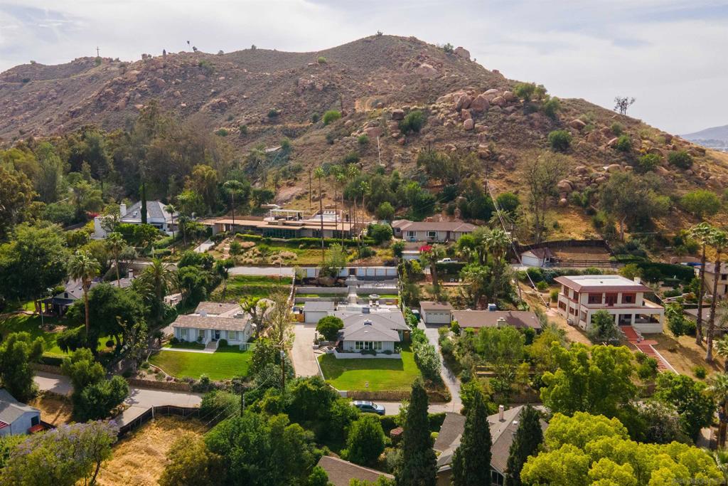 MLS #250027362SD img 38