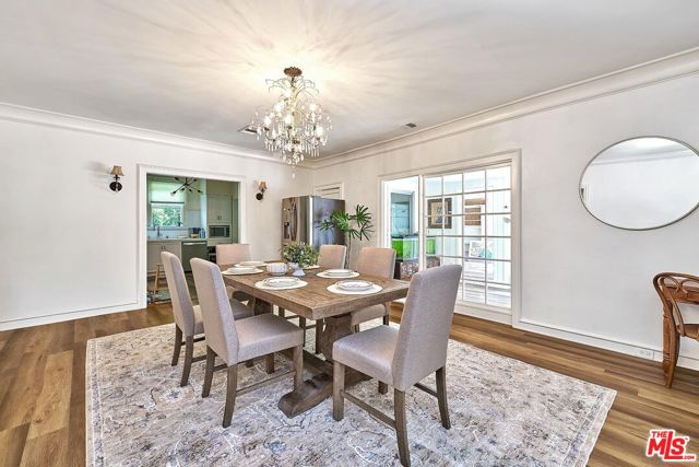 728 S Windsor Boulevard, Los Angeles CA: https://media.crmls.org/mediaz/ebbae724-a39e-46c0-8f4a-0ad36cbf9b13.jpg