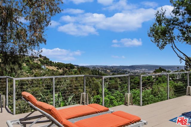 2600 Carman Crest Drive, Los Angeles CA: https://media.crmls.org/mediaz/ebbaf3ae-f3c0-40e3-b684-18917a8a54c2.jpg