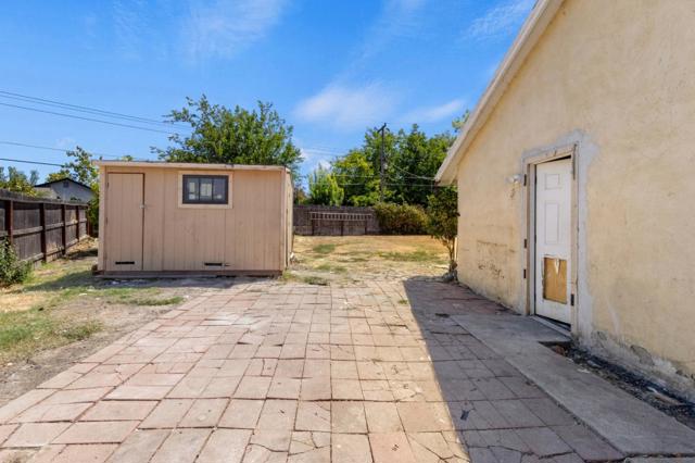 7541 19th Street, Sacramento CA: https://media.crmls.org/mediaz/ebbb328c-74a3-4f02-8431-d717d031baeb.jpg