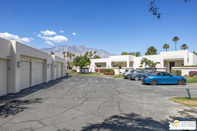 67488 Toltec Court, Cathedral City CA: https://media.crmls.org/mediaz/ebbb50a7-e223-4c9e-bda6-51a035fdf205.jpg
