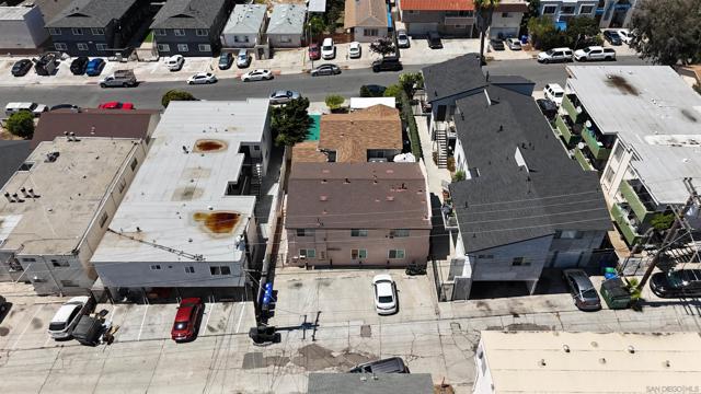 4235 4237 49TH ST, San Diego CA: https://media.crmls.org/mediaz/ebbd0770-a762-4d02-aaf4-674a84408a61.jpg
