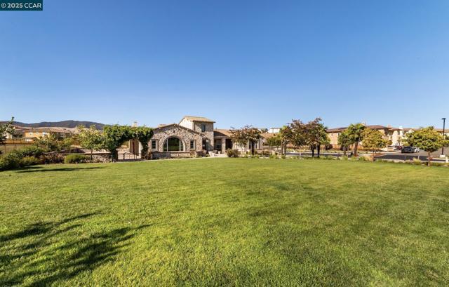 5617 Evolene St, Danville CA: https://media.crmls.org/mediaz/ebbdc130-4b4b-4aca-84a0-eae09a80140d.jpg