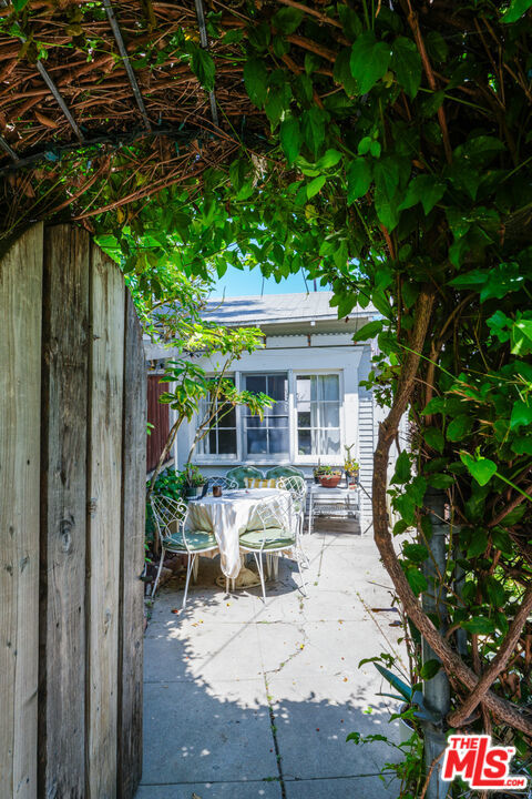 523 S Coronado Street, Los Angeles CA: https://media.crmls.org/mediaz/ebbe55e2-cbcf-40fa-89da-1c1c8e4251d6.jpg