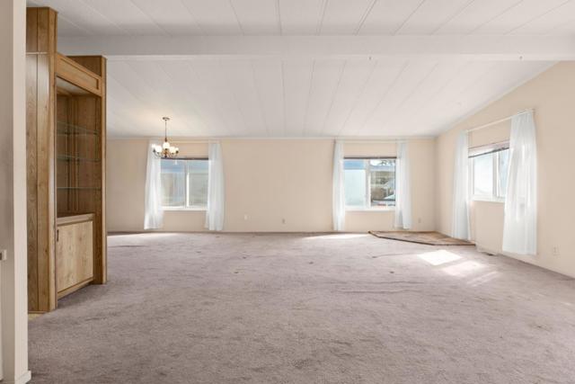 118 Canada Cove Avenue, Half Moon Bay CA: https://media.crmls.org/mediaz/ebbecb8a-56db-4ba7-b740-5701c5fe05a5.jpg