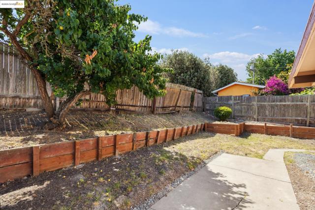 2590 Kavanagh Rd, San Pablo CA: https://media.crmls.org/mediaz/ebbefc1c-c003-4d9f-ad4c-cbfe7f50b12e.jpg