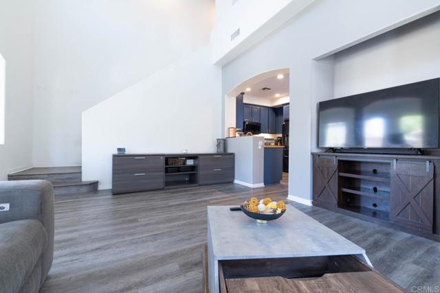 Detail Gallery Image 5 of 34 For 2772 Piantino Cir, San Diego,  CA 92108 - 2 Beds | 2 Baths