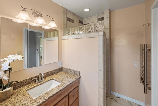 19060 Oak Heights Drive, Salinas CA: https://media.crmls.org/mediaz/ebbf01de-7631-417a-bbc4-c363a2e9f981.jpg