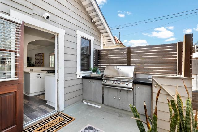 Detail Gallery Image 3 of 29 For 107 Clubhouse Ave, Venice,  CA 90291 - 2 Beds | 1 Baths