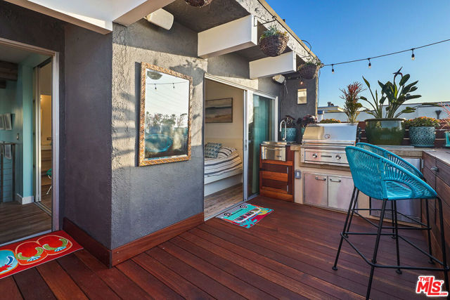 472 Rosecrans Avenue, Manhattan Beach, California 90266, 0 ,Residential Income,For Sale,Rosecrans,0,26830069