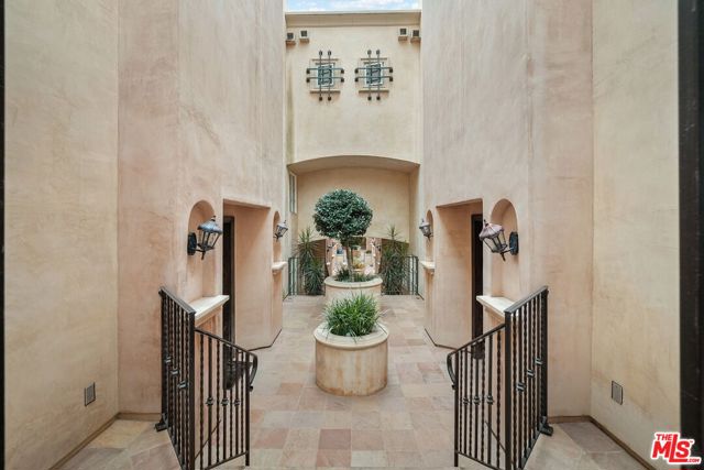 1311 Centinela Avenue, Santa Monica CA: https://media.crmls.org/mediaz/ebbfecec-577e-42b1-bb50-c7dc39fbd23c.jpg