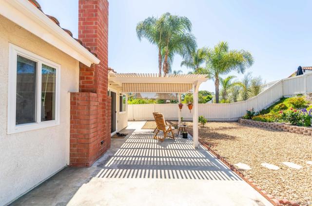 2708 MEDFORD CT, Carlsbad CA: https://media.crmls.org/mediaz/ebc025a1-70d9-4900-8c93-abf69a649c50.jpg