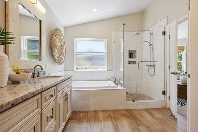 1687 Silverwood Ct, Danville CA: https://media.crmls.org/mediaz/ebc0413e-6e27-4987-9b1a-433ea0885984.jpg