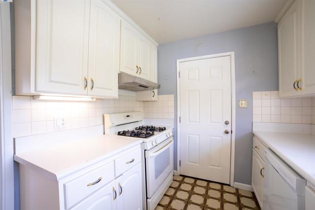 5083 Miramar, San Jose CA: https://media.crmls.org/mediaz/ebc083d9-2ed6-4cc5-adc5-d73e1e040013.jpg